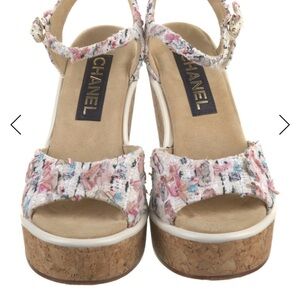 Description
• Chanel Tweed Sandals
• From the 2023 Collection by Virginie Viard